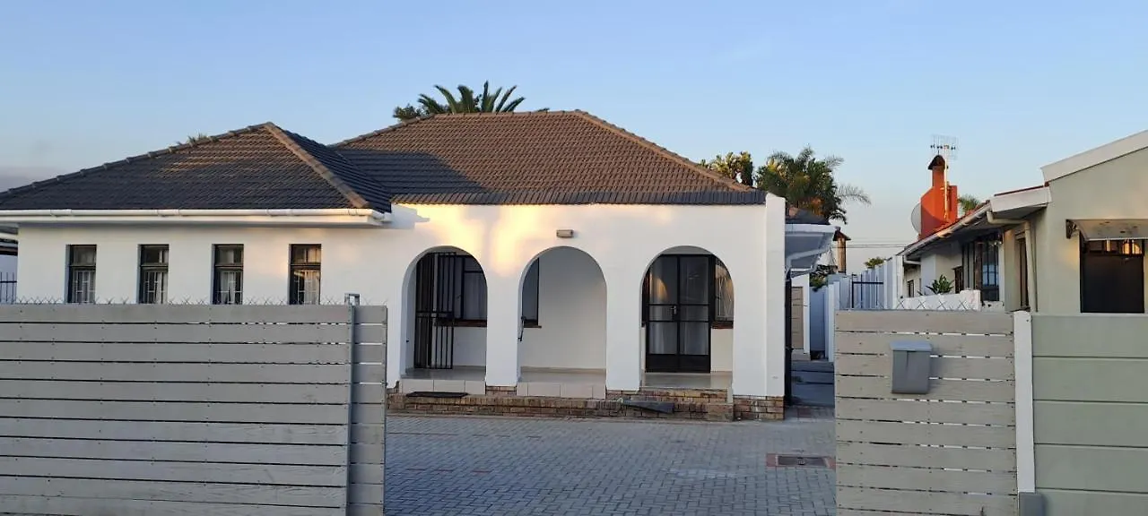 Haresca Luxury Accommodation Parow Cape Town 0*,  South Africa