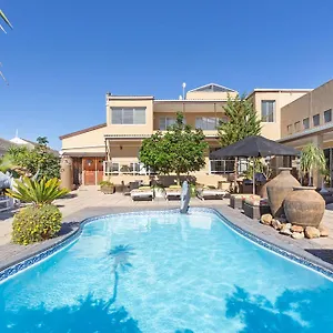 Bed & Breakfast Kwantu 1, Cape Town